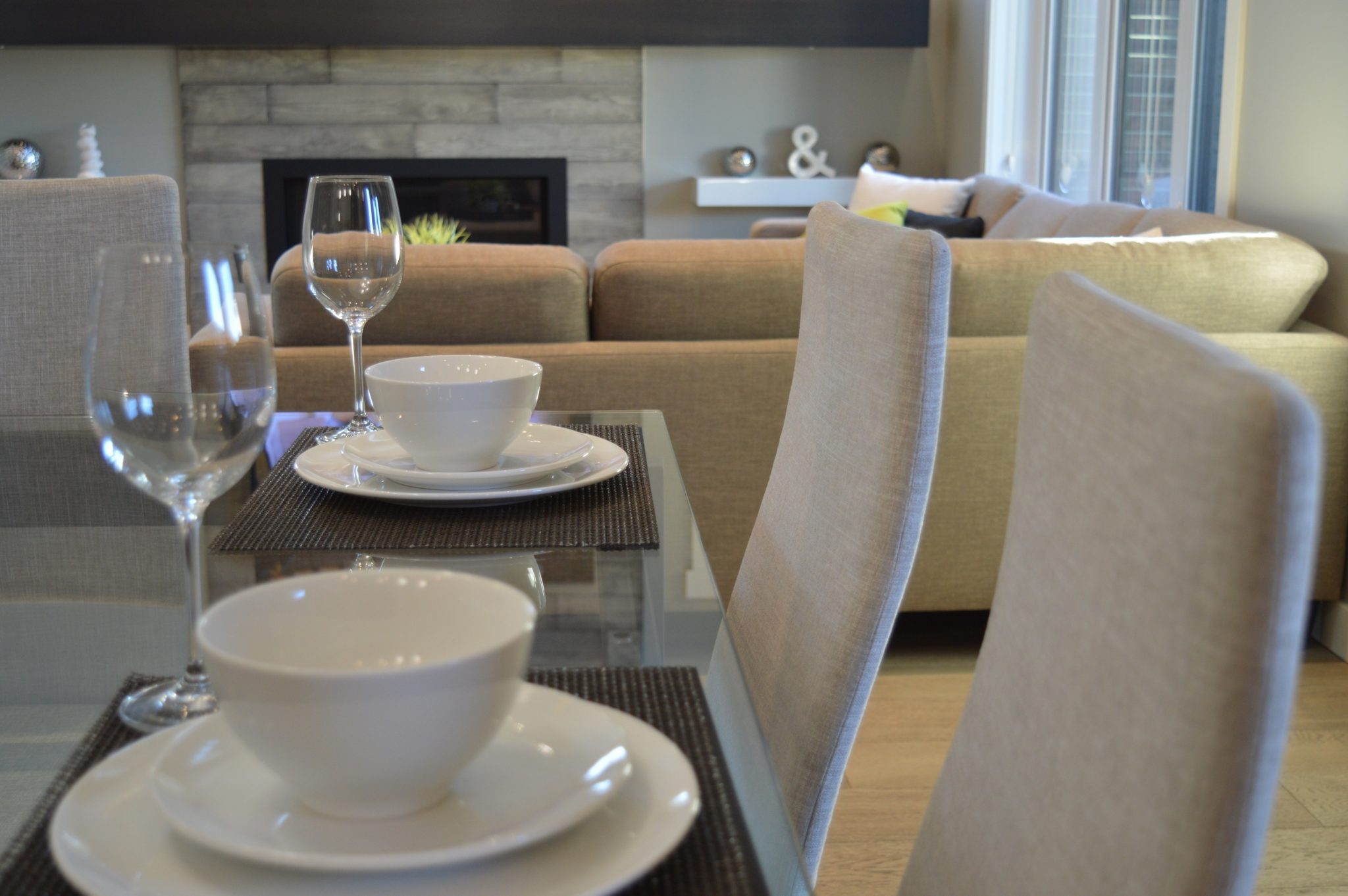 The 5 W’s of Buying a Glass Table